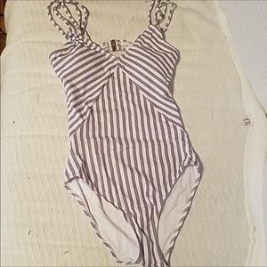 CUPSHE ONE PIECE SZ S NWT